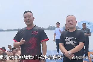 19场2球2助的马夏尔明夏离队，16场0球0助的安东尼呢？